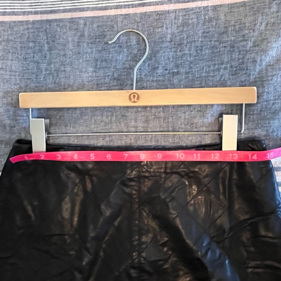 CHICO’S | 1 | Faux Quilted Leather SKIRT - Picture 6 of 12